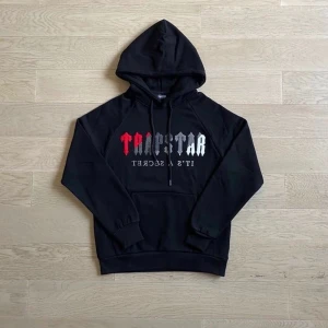 Trapstar hoodie - Har slutat använda den har haft på mig den 3 gånger 