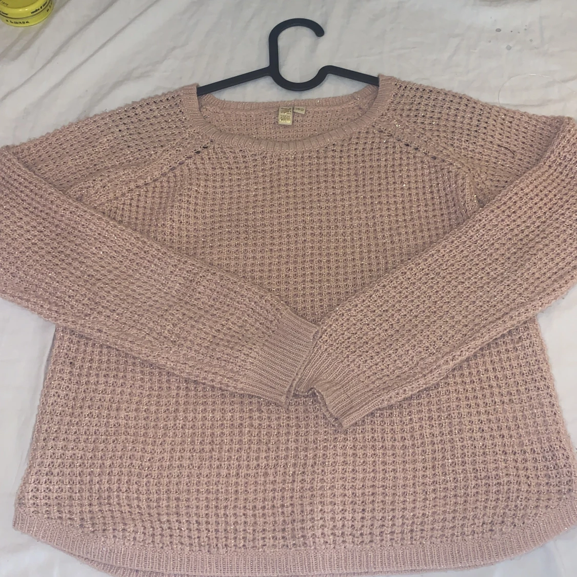 Instickad mag tröja 