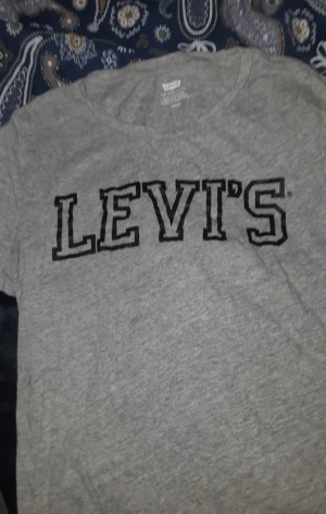 Levis o adidas  - Stl S båda för 150