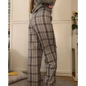 Rutiga tygbyxor - Har bara använt detta en gång så de är nästan helt nya.