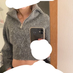 Stickad tröja - Super fin stickad tröja från Gina Tricot som jag köpte för 400❤️ använd ca 3 gånger, frakt tillkommer.