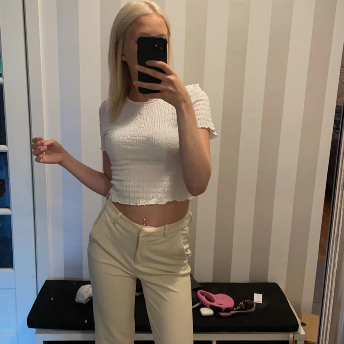 Säljer en vit T-shirt