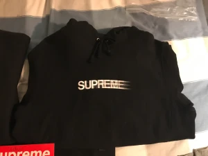 Supreme motion hoodie svart - Motion logo  Storlek Medium  Mycket bra skick  100% äkta 