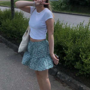 Kjol - En jätte gullig kjol med shorts under ifrån zara 