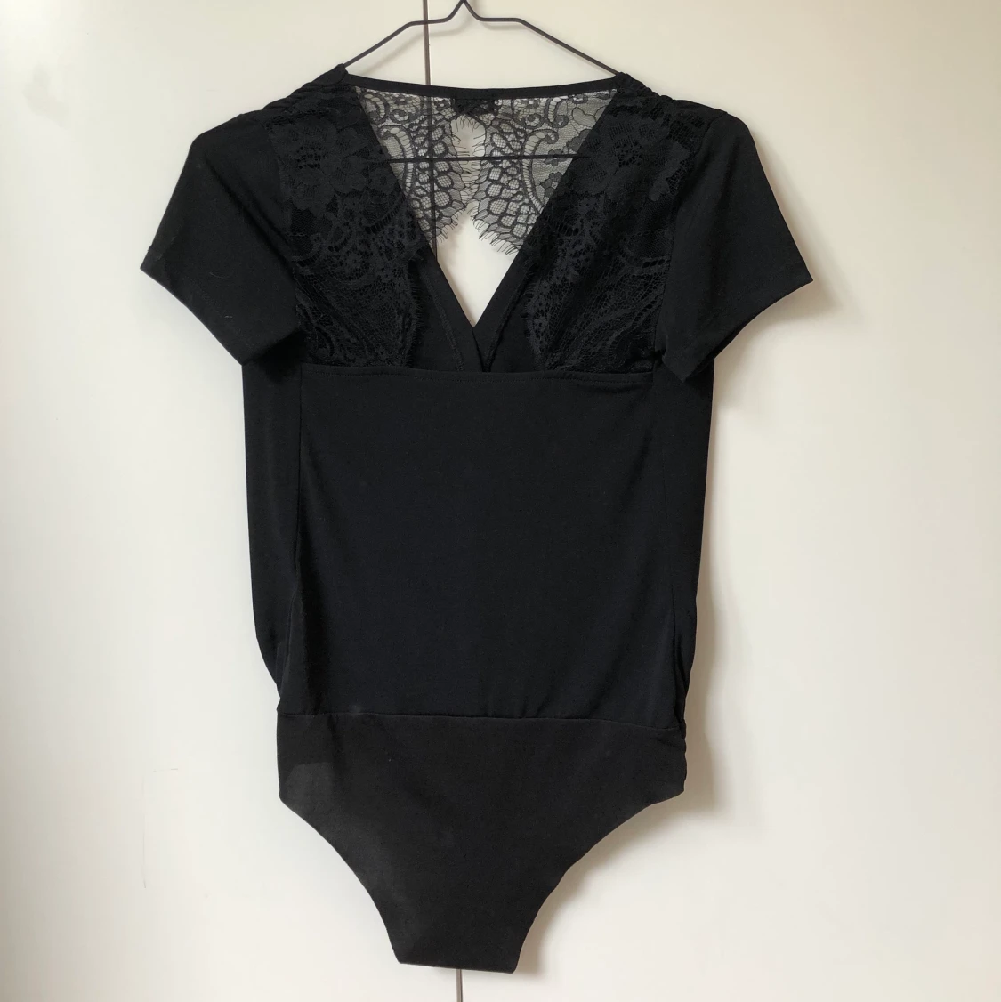 Svart spetsbody - 90