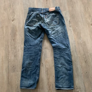 Levis 514 - 9/10 kond, säljer för dem är för små