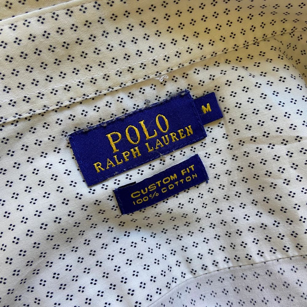 A Polo Ralph Lauren shirt with a nice subtle pattern, rarely worn, very good condition.. Skjortor.