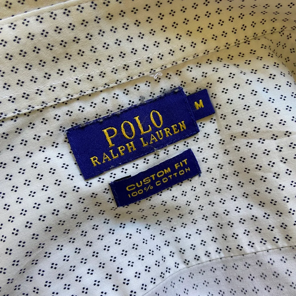 A Polo Ralph Lauren shirt with a nice subtle pattern, rarely worn, very good condition.. Skjortor.