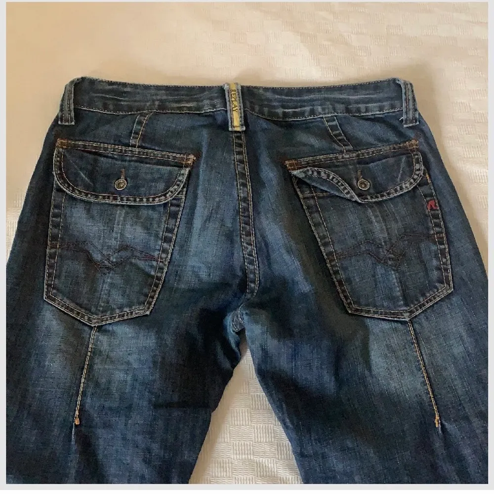 ‼️intresse koll‼️ är osäker om jag vill sälja. as snygga baggy replay jeans med coola fickor.  för mig sitter dom asbra med skärp eftersom dom är stora i midjan, priset kan diskuteras!!. Jeans & Byxor.