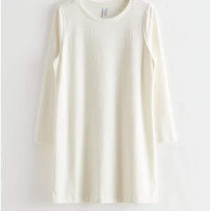Oversized ribbed mini dress  - 100% cotton Använd 1 gång Cream white color 