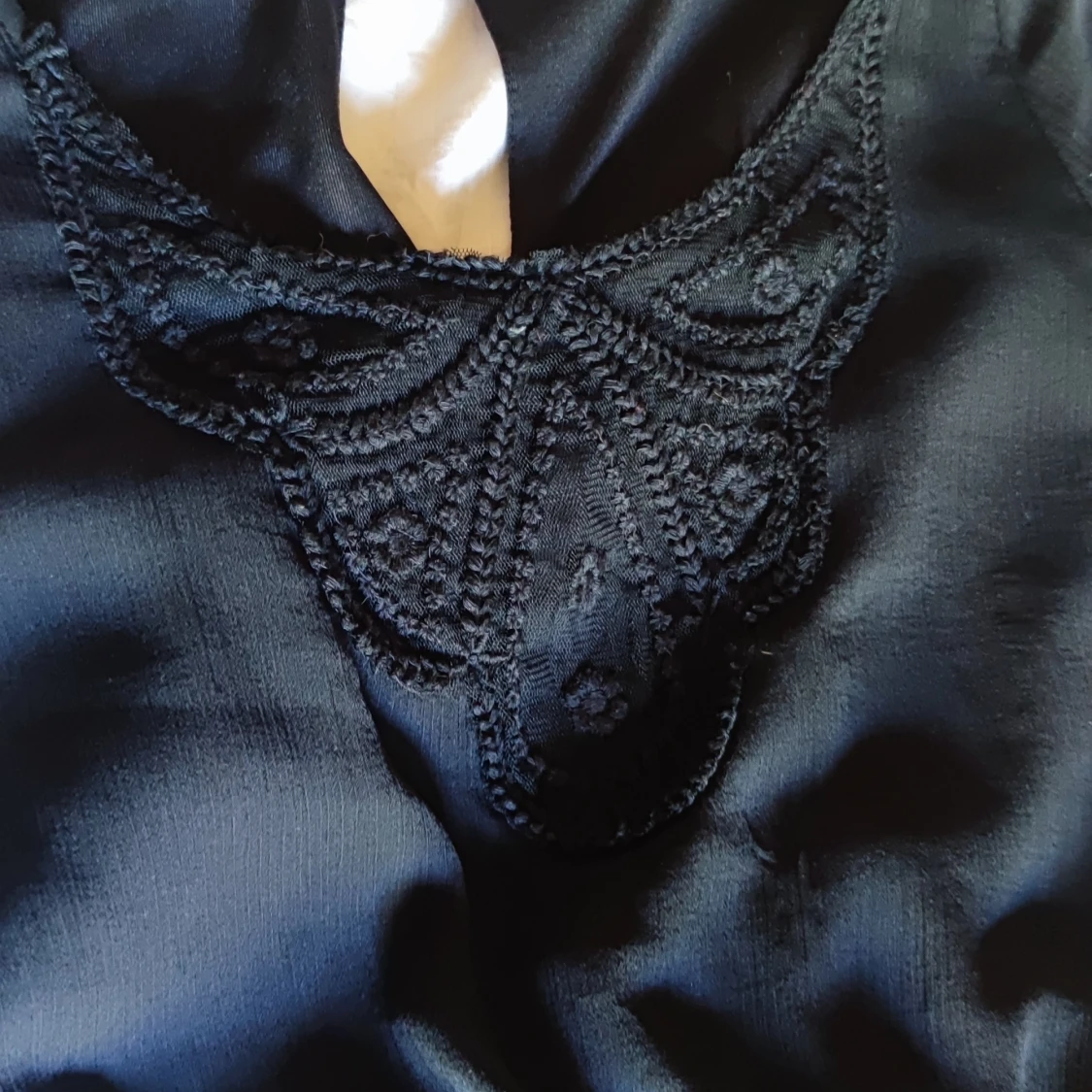 Fin silke svart klänning - 91