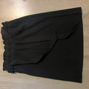 Kjol från Object - Superfin kjol från Object. Är absolut öppen för prisförslag, kan mötas upp i Stockholm och det är bara att skriva för fler bilder! 