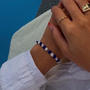 Pärlarmband  - Jätte fint egengjort armband. Kan såklart göras i andra färger och storlekar. 💓Kostar 69kr 💓