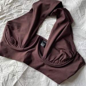 Topp - Storlek L, aldrig använd. 