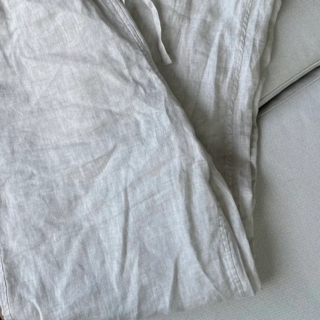 Säljer mina linnebyxor från arket 