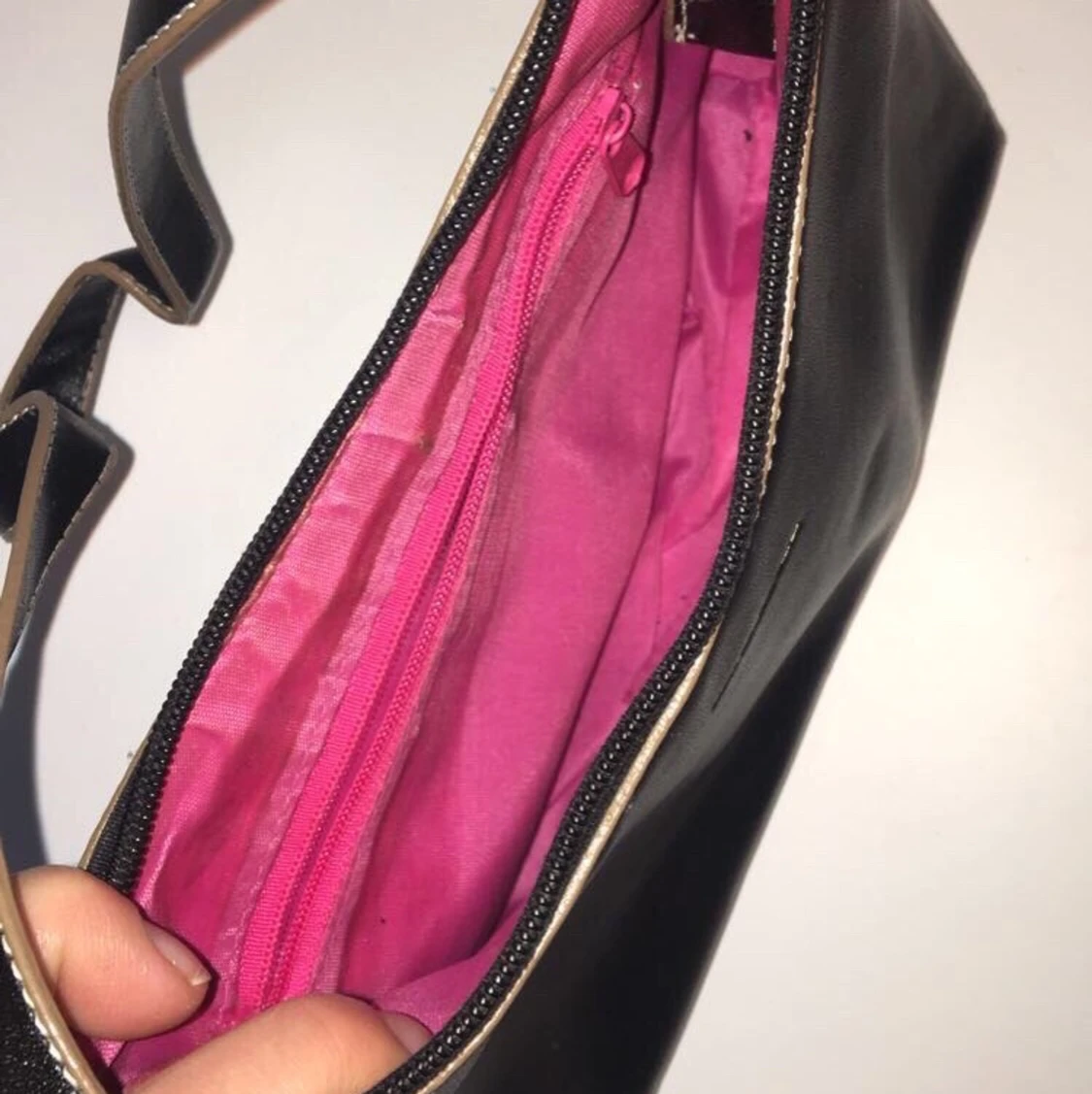 Liten svart handväska från David Jones - 91