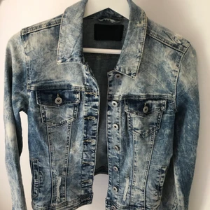 Jeans jacka  - En jeans jacka från vila 