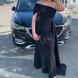 Bal/festklänning  - Endast använd 1 gång, skönt material 