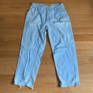 Polar byxor  - Lite slitna. Men annars fungerar den väldigt bra! Fräscha.