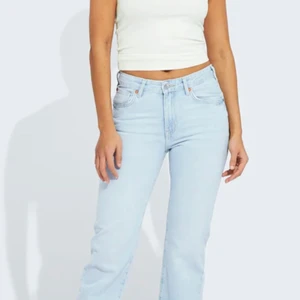 Low straight 510 jeans  - ( lånade bilder) Säljer nu mina populära jeans från bikbok då dem inte kommer till någon användning. Dom är endast använda en gång så de är i nyskick. Kan skickas. Hör av dig för mer och bättre bilder. 