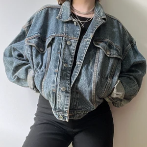 Jeansjacka  - Perfekt oversized vintage jeansjacka, storlek M. 