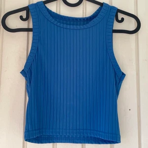 Ribbat linne - Säljer detta ribbade linnet, säljer pga att den inte kommer till användning, 45kr+26kr frakt💓