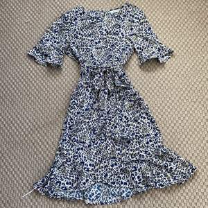 Någon som vill ha denna klänning? Storlek XS, jag har inte använt den på ett tag!❤️🌸