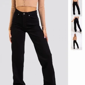 Svarta jeans  - Svarta jeans från madlady som jag köpte under förra året. Är i väldigt bra skick då de endast använts ett förtal gånger. Nypriset var 599 kronor och de kan skicka direkt💞