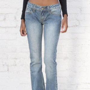 lågmidjade jeans - jätte fina jeans från brandy, aldrig använda !! ny pris: 400kr. sänker priset vid direkt köp ❤️