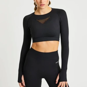 Aybl motion long sleeve top - Aybl motion long sleeve top, svart strlk M. Använd men väldigt bra skick. Nypris ca 380kr säljer för 200. Betalning via swish, frakt tillkommer