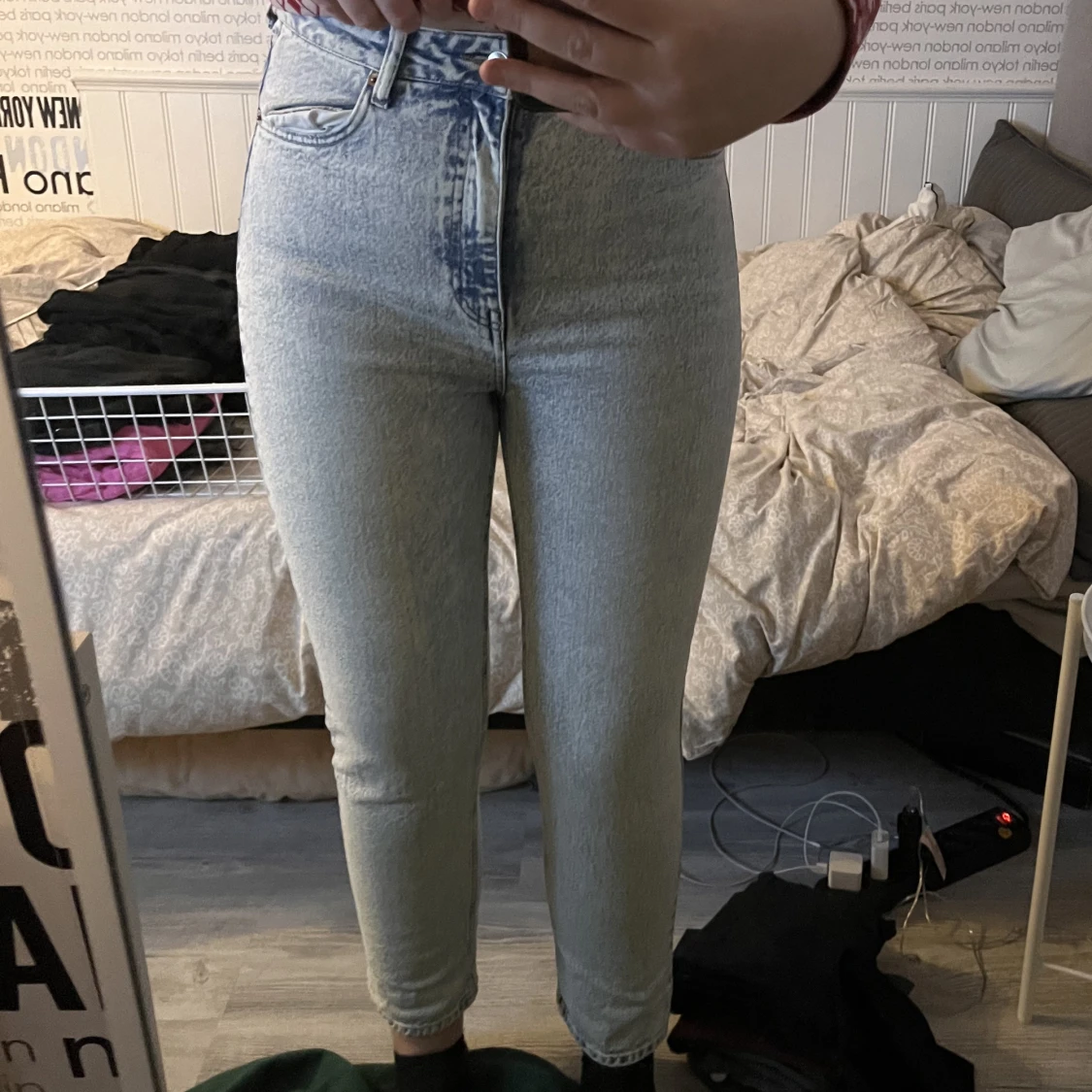 Ljusblåa jeans från H&M  - 90