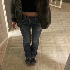 Levis jeans - Snyggaste lågmidjade Levis jeansen! Sitter perfekt💕Säljer pga att jag inte använder dom