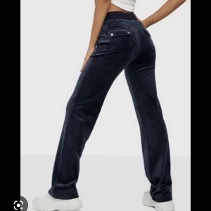 Juciy - Säljer nu mina as sköna juciy byxor . I bra skick ❤️