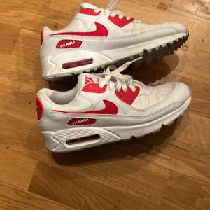 Nya air Max 90 använda en gång nypris 1 595 kr