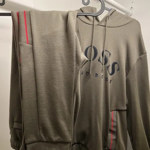 Hugo boss dress - Hugo boss dress storlek M. Använd knappt 5 gånger, skriv för fler bilder