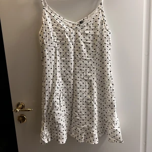 klänning  - Kläning med tunt och skönt material 