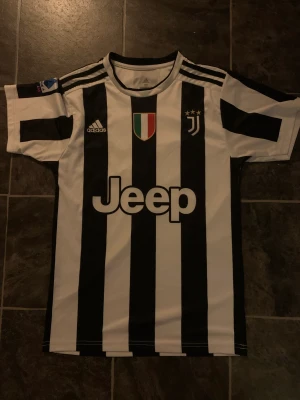 Juventus - Fotbolls tröja 