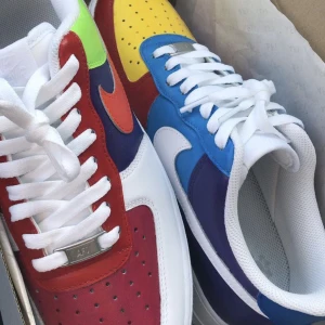 Custom Nike Air force  - Ett par feta skor som är gjorde utav perfectingyourkicks.  Nypris 2400