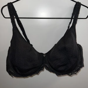 Bh - Bh som är perfekt designad för att ge det perfekta stödet till brösten. 