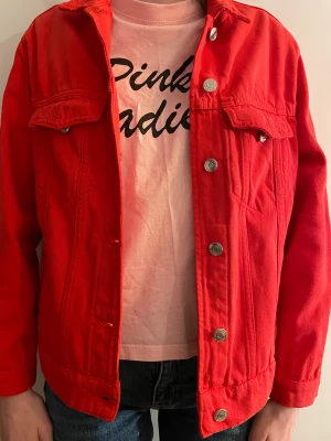 Röd jacka - Röd jacka ! 