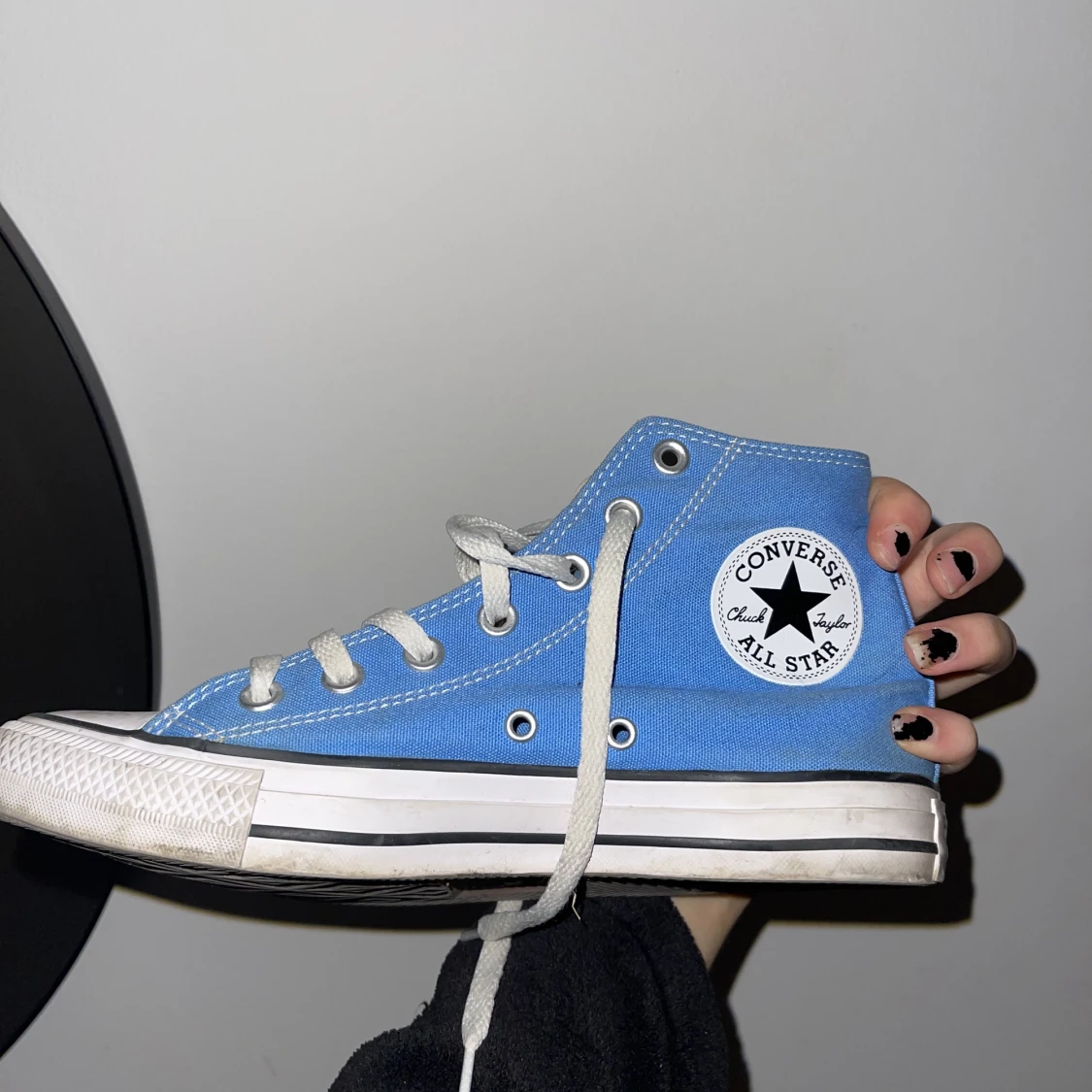 Blåa converce  - 90