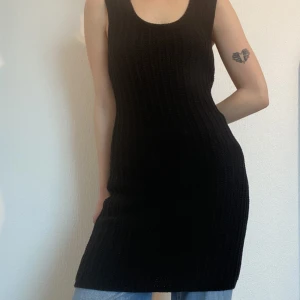 Klänning - Virkad klänning från h&m. Frakt tillkommer