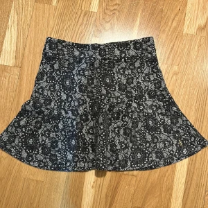 Mini kjol - A line. Juicy couture.