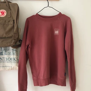 Sweater från Patagonia, strl S - Nyinköpt från 6/5/4 men sällan använd. Perfekt  lite varmare tröja inför höstens utflykter!