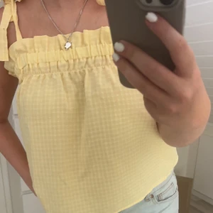 gul söt topp - super super söt topp