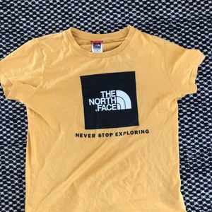 The North Face - Tröjan är i bra skick. 