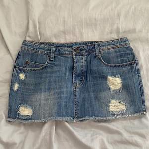 Skitsnygg lågmidjad jeans kjol.💋 säljer för 200 