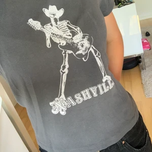 John Galt/Brandy Melville topp - Jättesnygg topp från John Galt (köpt på Brandy). Säljer den då jag inte använder den så ofta :))