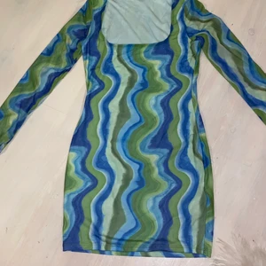 nakd - oanvänd. lappen är kvar. köpt för 300 för stor 