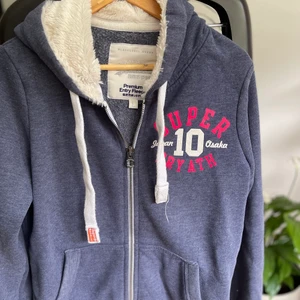 Superdry L - Säljer min hoodie Superdry. Använt vid några tillfällen. 